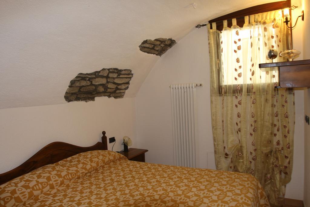 Maison Cassius Issogne Εξωτερικό φωτογραφία
