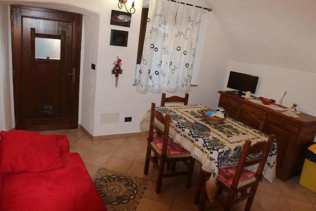 Maison Cassius Issogne Εξωτερικό φωτογραφία